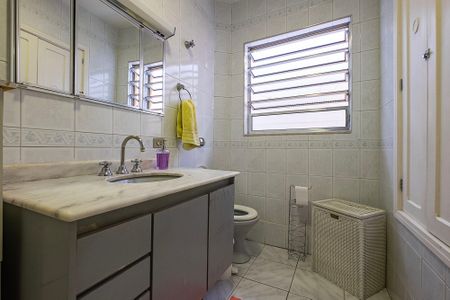 Casa à venda com 102m², 2 quartos e 2 vagasBanheiro
