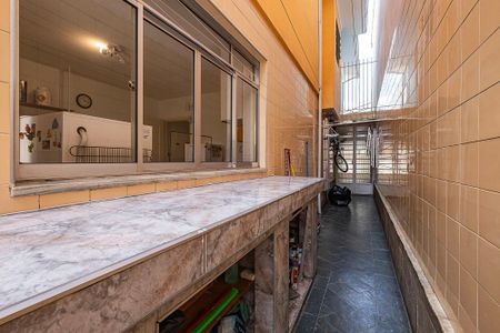 Casa à venda com 102m², 2 quartos e 2 vagasQuintal