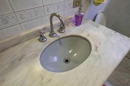 Casa à venda com 102m², 2 quartos e 2 vagasBanheiro