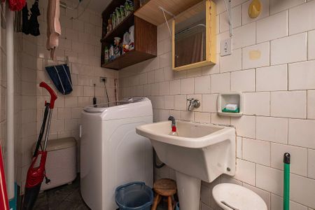 Casa à venda com 102m², 2 quartos e 2 vagasQuintal