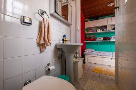 Casa à venda com 102m², 2 quartos e 2 vagasEdícula