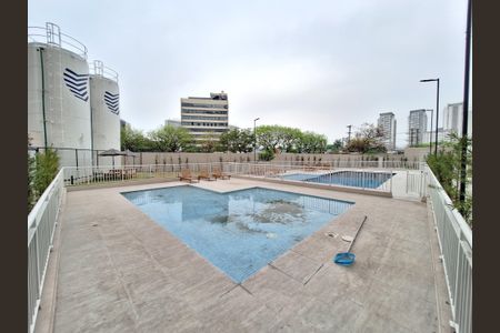 Apartamento à venda com 33m², 1 quarto e sem vaga Apartamento à venda com 33m², 1 quarto e sem vagaÁrea comum - Piscina