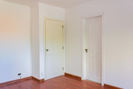 Casa à venda com 276m², 4 quartos e 4 vagasSuíte