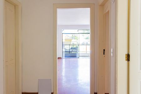 Casa à venda com 276m², 4 quartos e 4 vagasCorredor