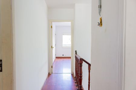 Casa à venda com 276m², 4 quartos e 4 vagasEscada