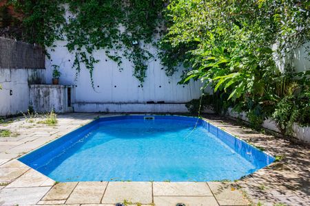 Casa à venda com 276m², 4 quartos e 4 vagasPiscina