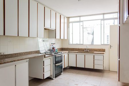 Casa à venda com 276m², 4 quartos e 4 vagasCozinha