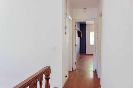 Casa à venda com 276m², 4 quartos e 4 vagasEscada