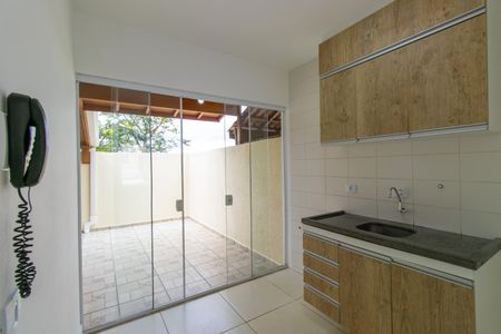 Casa de condomínio para alugar com 61m², 2 quartos e 2 vagasCozinha