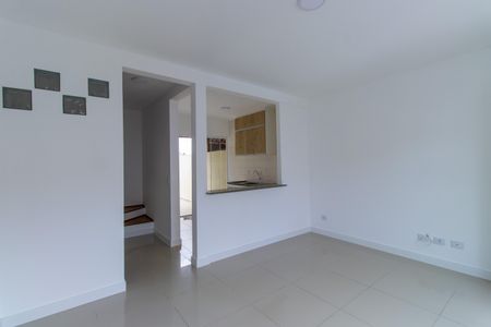 Casa de condomínio para alugar com 61m², 2 quartos e 2 vagasSala