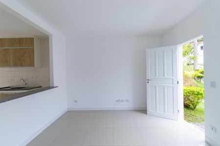 Casa de condomínio para alugar com 61m², 2 quartos e 2 vagasSala