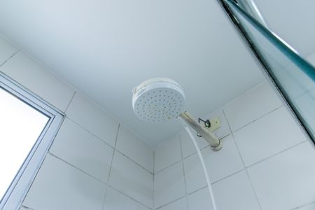 Casa de condomínio para alugar com 61m², 2 quartos e 2 vagasBanheiro