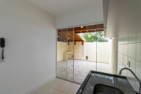 Casa de condomínio para alugar com 61m², 2 quartos e 2 vagasCozinha