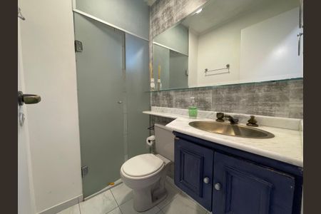 Apartamento à venda com 75m², 2 quartos e 1 vagaBanheiro Social