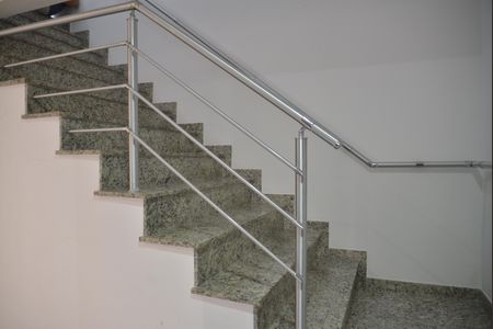 Apartamento à venda com 198m², 2 quartos e 2 vagasEscada