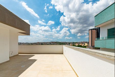 Apartamento à venda com 163m², 4 quartos e 3 vagas Apartamento à venda com 163m², 4 quartos e 3 vagasVaranda