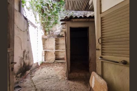 Casa à venda com 100m², 2 quartos e sem vagaQuintal