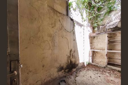 Casa à venda com 100m², 2 quartos e sem vagaQuintal