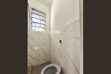 Casa à venda com 100m², 2 quartos e sem vagaBanheiro Corredor
