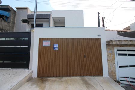 Casa à venda com 190m², 3 quartos e 4 vagasFachada