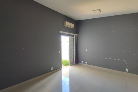 Casa de condomínio à venda com 200m², 3 quartos e 4 vagas Casa de condomínio à venda com 200m², 3 quartos e 4 vagasQuarto Suíte