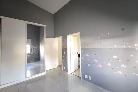 Casa de condomínio à venda com 200m², 3 quartos e 4 vagas Casa de condomínio à venda com 200m², 3 quartos e 4 vagasQuarto Suíte 3