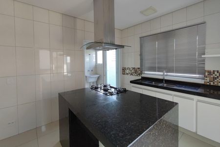 Casa de condomínio à venda com 200m², 3 quartos e 4 vagas Casa de condomínio à venda com 200m², 3 quartos e 4 vagasCozinha