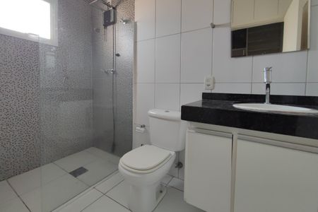 Casa de condomínio à venda com 200m², 3 quartos e 4 vagas Casa de condomínio à venda com 200m², 3 quartos e 4 vagasBanheiro Suíte