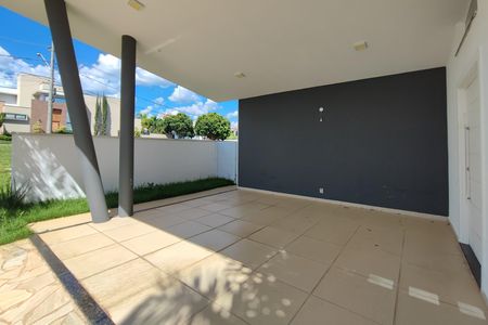 Casa de condomínio à venda com 200m², 3 quartos e 4 vagas Casa de condomínio à venda com 200m², 3 quartos e 4 vagasGaragem