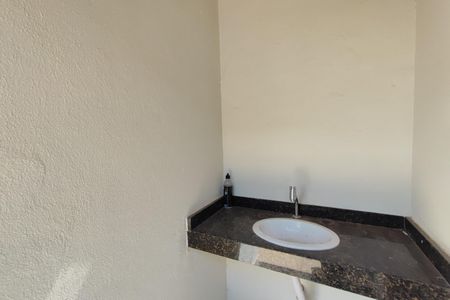 Casa de condomínio à venda com 200m², 3 quartos e 4 vagas Casa de condomínio à venda com 200m², 3 quartos e 4 vagasBanheiro de Serviço