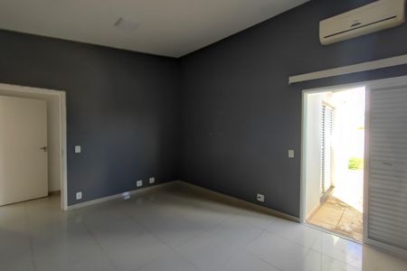 Casa de condomínio à venda com 200m², 3 quartos e 4 vagas Casa de condomínio à venda com 200m², 3 quartos e 4 vagasQuarto Suíte