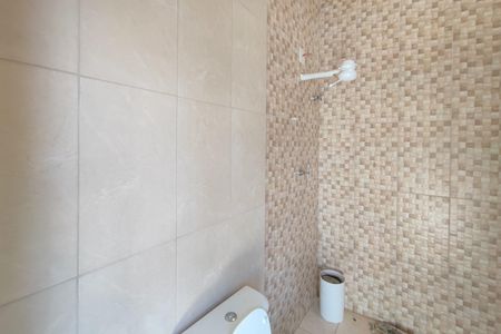 Casa de condomínio à venda com 200m², 3 quartos e 4 vagas Casa de condomínio à venda com 200m², 3 quartos e 4 vagasBanheiro de Serviço