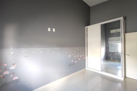 Casa de condomínio à venda com 200m², 3 quartos e 4 vagas Casa de condomínio à venda com 200m², 3 quartos e 4 vagasQuarto Suíte 3