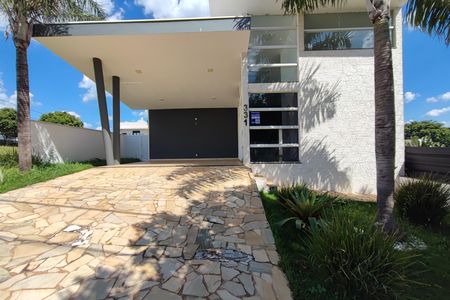 Casa de condomínio à venda com 200m², 3 quartos e 4 vagas Casa de condomínio à venda com 200m², 3 quartos e 4 vagasGaragem