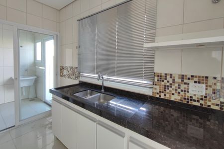 Casa de condomínio à venda com 200m², 3 quartos e 4 vagas Casa de condomínio à venda com 200m², 3 quartos e 4 vagasCozinha