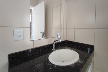 Casa de condomínio à venda com 200m², 3 quartos e 4 vagas Casa de condomínio à venda com 200m², 3 quartos e 4 vagasBanheiro Suíte 2