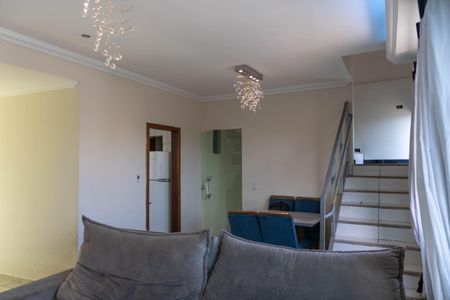 Casa à venda com 360m², 3 quartos e 5 vagas Casa à venda com 360m², 3 quartos e 5 vagasSala