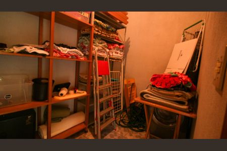 Casa à venda com 200m², 3 quartos e 2 vagas Casa à venda com 200m², 3 quartos e 2 vagasDespensa