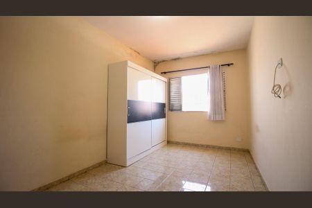 Casa à venda com 200m², 3 quartos e 2 vagas Casa à venda com 200m², 3 quartos e 2 vagasQuarto 2