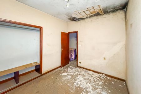 Casa à venda com 100m², 3 quartos e 2 vagas Casa à venda com 100m², 3 quartos e 2 vagasQuarto 3