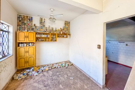 Casa à venda com 100m², 3 quartos e 2 vagas Casa à venda com 100m², 3 quartos e 2 vagasSala