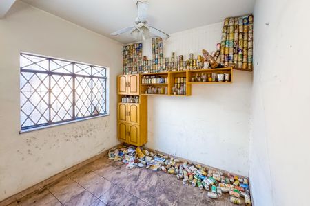 Casa à venda com 100m², 3 quartos e 2 vagas Casa à venda com 100m², 3 quartos e 2 vagasSala