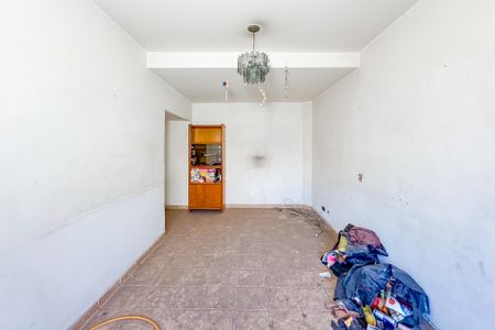 Casa à venda com 100m², 3 quartos e 2 vagas Casa à venda com 100m², 3 quartos e 2 vagasSala