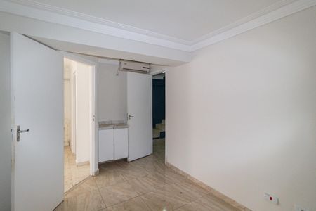 Casa para alugar com 221m², 3 quartos e 4 vagasQuarto de serviço