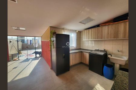 Apartamento à venda com 192m², 3 quartos e 2 vagas Apartamento à venda com 192m², 3 quartos e 2 vagasÁrea Social