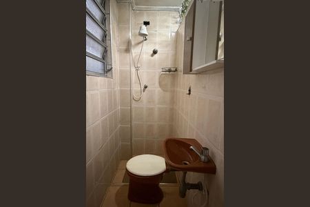 Apartamento para alugar com 74m², 2 quartos e 1 vaga Apartamento para alugar com 74m², 2 quartos e 1 vagaBanheiro da Suíte