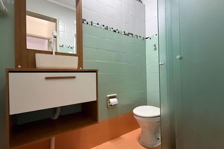 Apartamento para alugar com 74m², 2 quartos e 1 vaga Apartamento para alugar com 74m², 2 quartos e 1 vagaBanheiro social