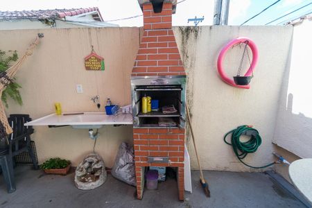 Casa à venda com 70m², 2 quartos e 1 vagaVaranda e garagem - Churrasqueira