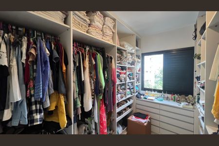 Apartamento à venda com 90m², 3 quartos e 2 vagas Apartamento à venda com 90m², 3 quartos e 2 vagasQuarto / closet