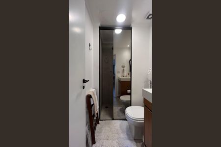 Apartamento à venda com 90m², 3 quartos e 2 vagas Apartamento à venda com 90m², 3 quartos e 2 vagasBanheiro
